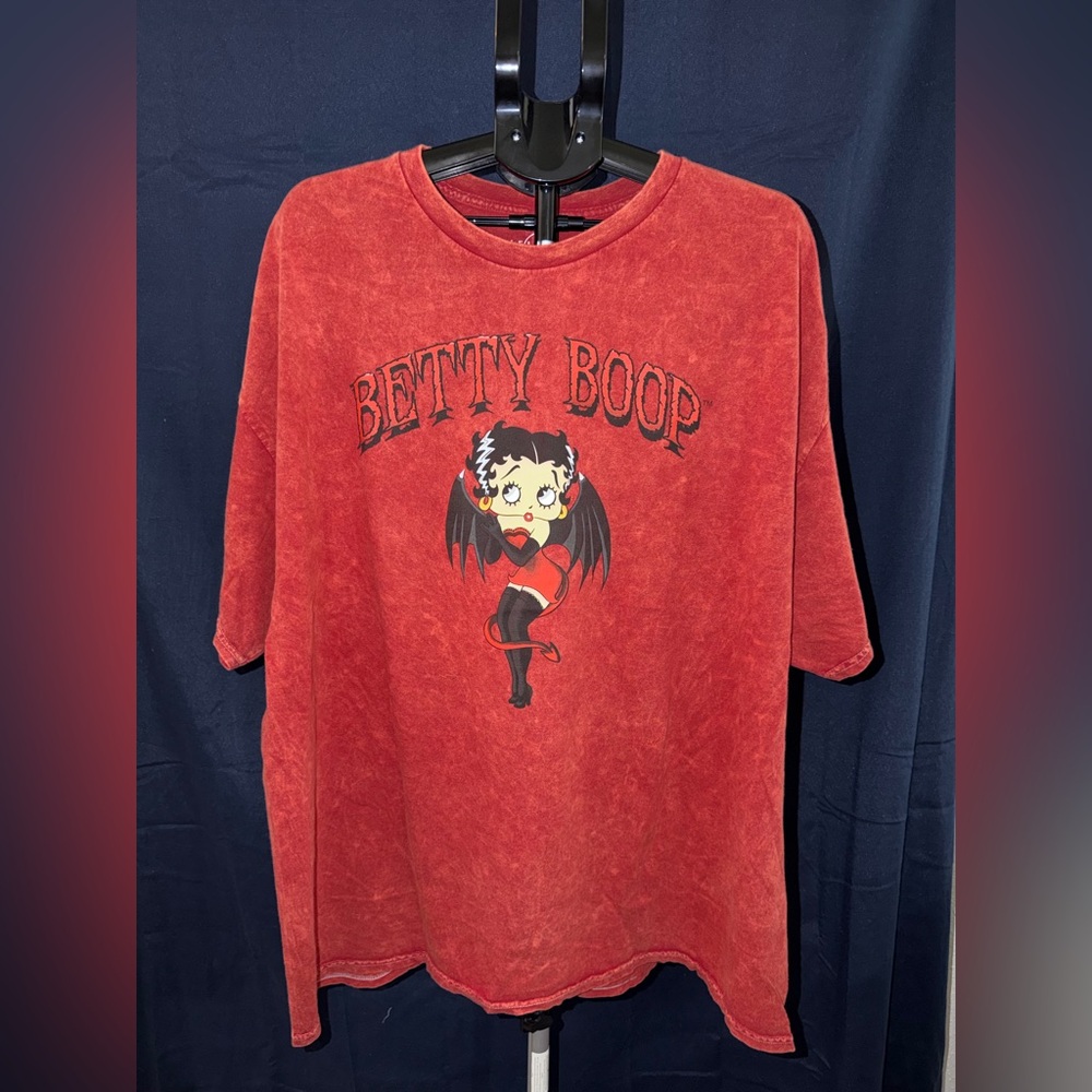 Betty Boop Devil Graphic T-Shirt Red Mineral Wash Size 1X NWOT - Picture 2 of 4